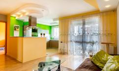 000 zł 3-POKOJOWE 47m 2 BOREK FAŁĘCKI ul. Jagodowa salon z aneksem, 2 sypialnie, łazienka, przedpokój, balkon. Cicha i spokojna okolica.