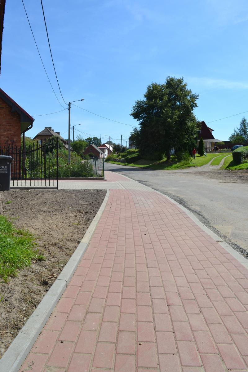 RAKOWIE Budowa chodnika w Rakowie była przeprowadzona w lipcu 2017 roku.