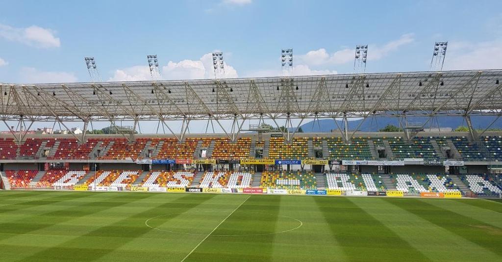 Stadion Bielsko-Biała Stadion Bielsko-Biała to obiekt sportowy dający doskonałe możliwości realizacji projektów skierowanych do gości biznesowych.