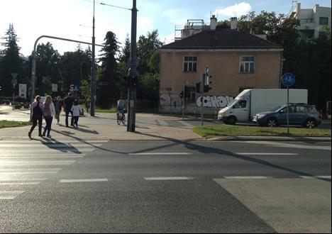 Planowanie i realizacja zadań Komendant Główny Policji określił oczekiwane kierunki działań Policji na rzecz poprawy bezpieczeństwa pieszych, nie wdrożył jednakże w pełni skutecznych mechanizmów