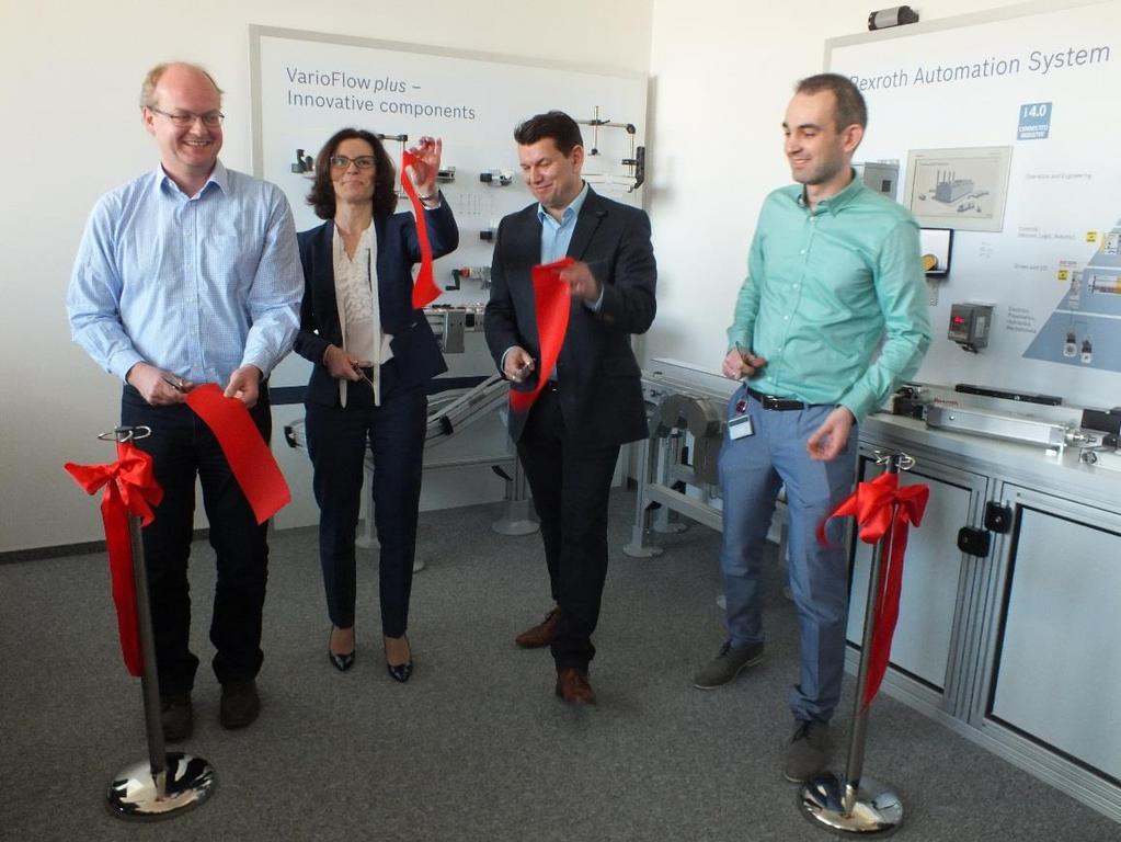 Nowe laboratorium dydaktyczne w firmie Bosch Rexroth Sp. z o.o. Otwarcie laboratorium szkoleniowego napędów i sterowań elektrycznych w firmie Bosch Rexroth Sp. z o.o., które miało miejsce w dniu 20.