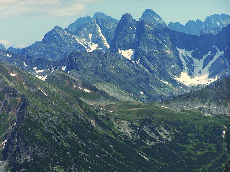 Tatry Wysokie najwyższa część Tatr o charakterze alpejskim, rozciągająca się pomiędzy Tatrami Zachodnimi od strony zachodniej oraz Tatrami Bielskimi od strony