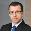 PRELEGENCI: Dr Konrad Stolarski, Radca prawny, Dr Konrad Stolarski jest radcą prawnym, doktorem nauk prawnych i absolwentem Wydziału Prawa i Administracji Uniwersytetu Jagiellońskiego.