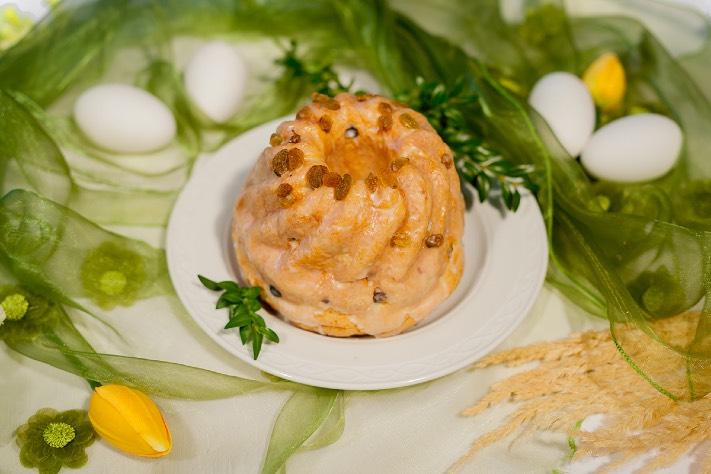 DANIA CIEPŁE - Biały barszcz z chrzanem, jajkiem i białą kiełbasą - Udo kaczki confit z pieczonymi jabłkami - Sandacz w sezamie podany z pianką bazyliową - ziemniaki pieczone z rozmarynem CIASTA