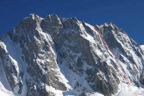 Drogę La Belle Helene (TD+, WI5, M5 800 m) otworzył solo w 1999 roku słynny Andy Parkin. Kluczowy wyciąg WI5 w słabych warunkach (brak lodu) jest wyceniany wg różnych źródeł na A1- A2.