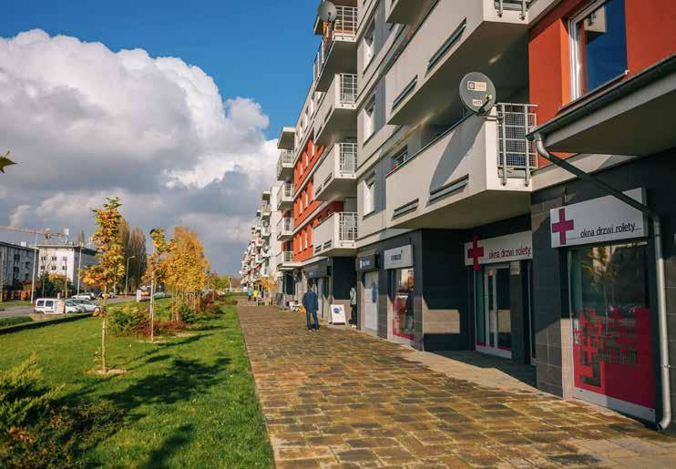 FIT SZLABAN 3 W LOKALE USŁUGOWE Ś WEZEŁ CIEPLNY PLAC ZABAW ZIELEŃ NISKA, PŁOŻĄCA PARKING ROWEROWY ŻWIR OUTDOOR FITNESS TARAS (PŁYTA BETONOWA) DRZEWA PROJEKTOWANE