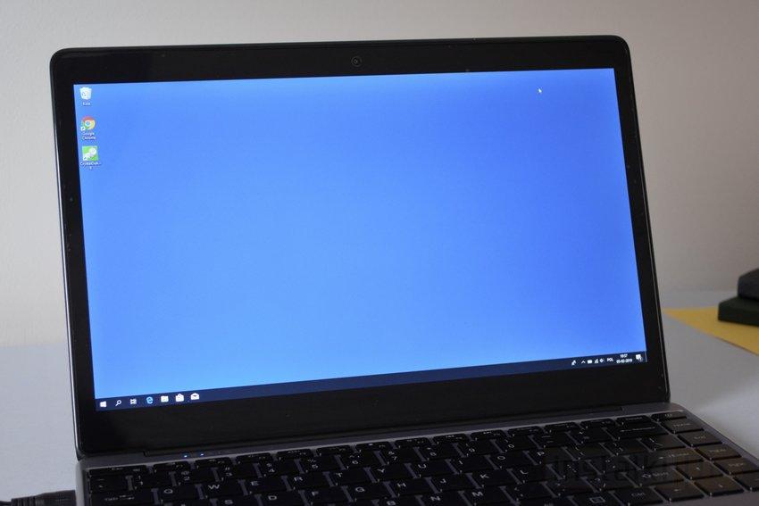 Klawiatura i panel dotykowy Chuwi LapBook SE wyposażono w szeroko rozstawioną klawiaturę, której układ wykonany został na wzór