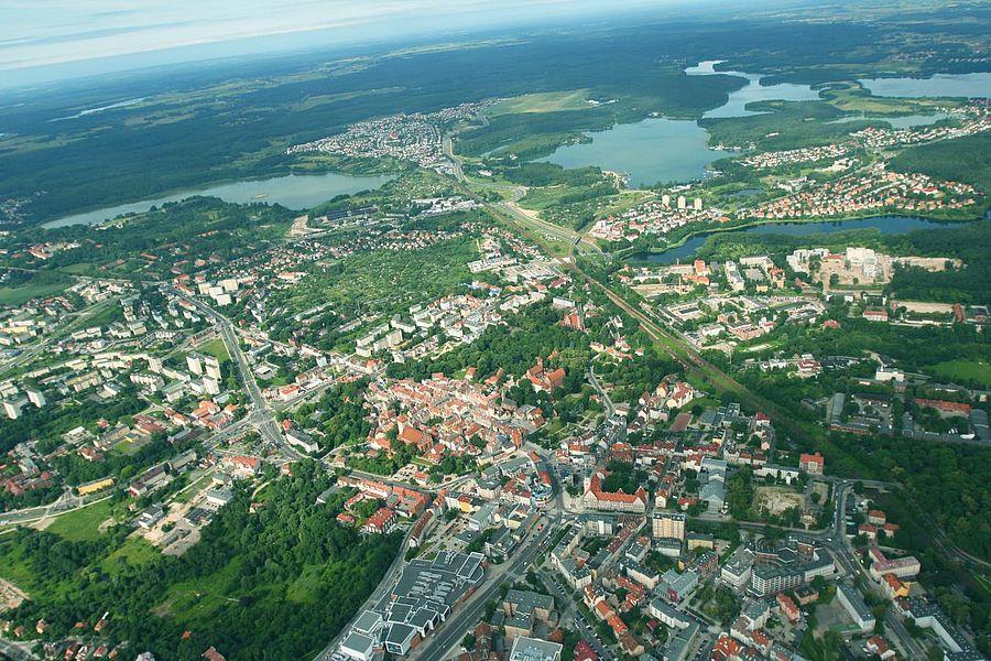 13.4 Biuro zawodów czynne 14 maja 2019 r. w godzinach 16.00 20.00 w pomieszczeniu administracyjnym WCRS Aquasfera Galeria Warmińska, Al.