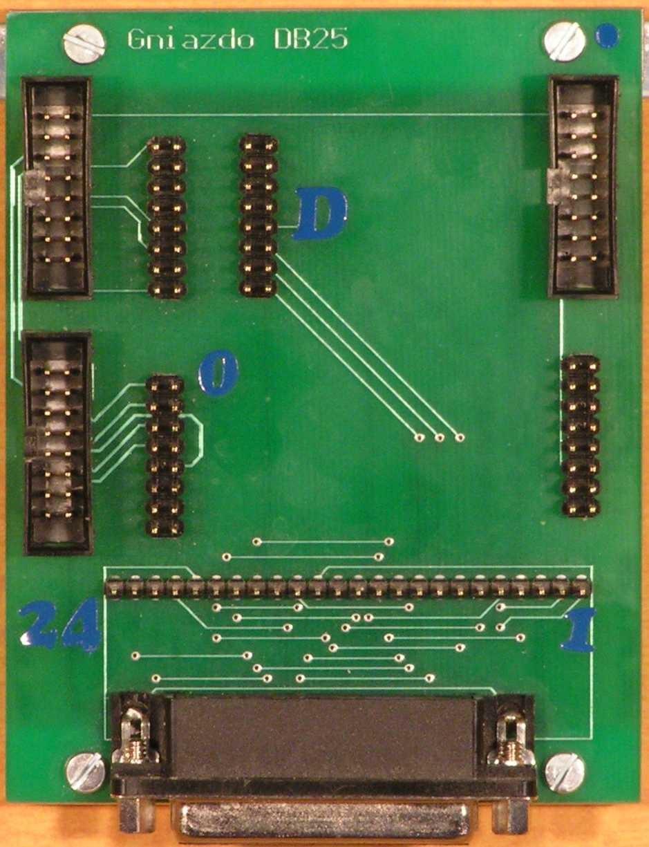 55 230_DB25 Moduł złącza szufladowego 25F Opis ogólny Moduł 230_DB25 zawiera gniazdo szufladowe 25 stykowe.