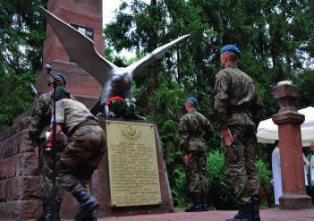 SAMORZĄD 7 STAWIAMY NA KULTURĘ, SPORT I TURYSTYKĘ Liczne publikacje, imprezy sportowo-rekreacyjne i projekty realizowane w partnerstwie z organizacjami pozarządowymi tak pokrótce można