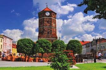 Ostatnim właścicielem grodu był Zbylut z rodu Pałuków, który ufundował klasztor dla sprowadzonych tu z Niemiec cystersów. Mnisi wybudowali w Łeknie kościół i kilka budynków.