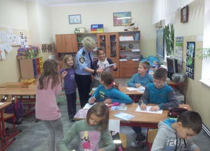 Straż Miejska wraz z funkcjonariuszami Komendy Powiatowej Policji w Gryfinie w ramach programu Bezpieczna Gmina przeprowadziła zajęcia profilaktyczne o tematyce: Bezpieczeństwo dziecka w kontaktach