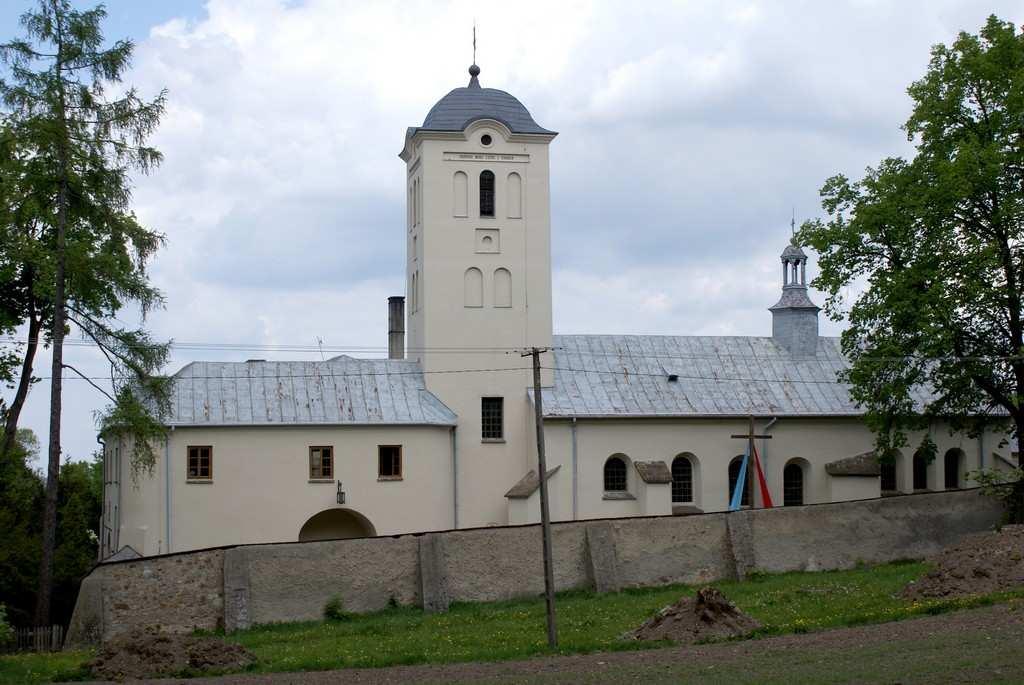 Zdj. 10. Kościół i klasztor Św.