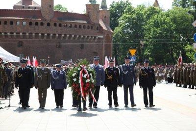 Karpacki Oddział Straży Granicznej http://www.karpacki.strazgraniczna.pl/ko/aktualnosci/27701,227-rocznica-uchwalenia-konstytucji-3-maja-z-udzial em-przedstawicieli-kaosg.