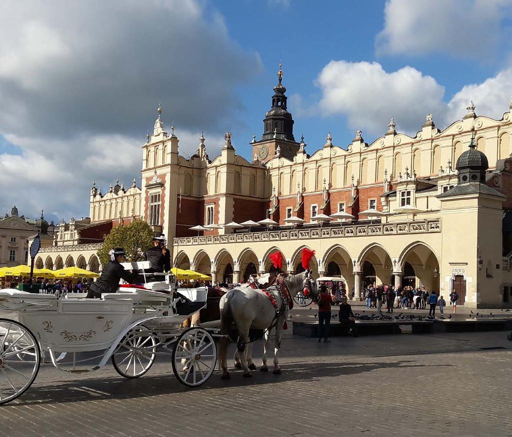 Najbardziej znane krakowskie to kopiec Krakusa oraz położone w terenie zawodów (Model Event i V etap) kopiec Kościuszki i kopiec Piłsudskiego.