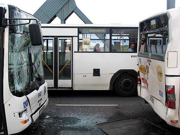 Sebastian Maćkiewicz Prezentacja przegubowego MAN-a NG313 Lion s City G #555 na terenie zajezdni tramwajowej. rowerem oraz akcja ph OK! związana z honorowym oddawaniem krwi m.in.