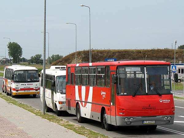 Z pętli do pętli Z biletem regionalnym do Włocławka III KrzyŜacka Noc Autobusowa Od 1 września mieszkańcy Torunia mogą dojechać pociągiem do Włocławka na regionalnym bilecie WiT i później przez
