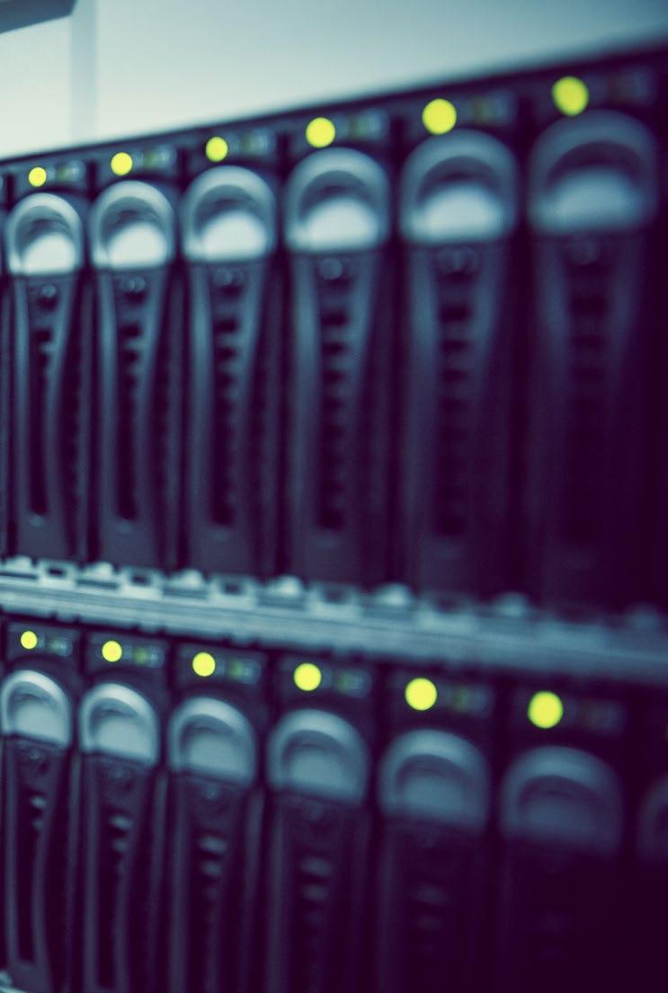A jakie były główne założenia, jeżeli chodzi o część serwerową? Jedną z rozważanych opcji była migracja bazy danych na platformę Intel, albo pozostanie przy rozwiązaniach IBM.