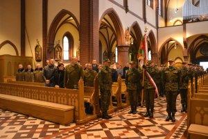 oddaje krew, uhonorowany został odznaką Honorowy Dawca Krwi Zasłużony dla Zdrowia Narodu. Z kolei Zarząd Główny NSZZ FSG przyznał medal pamiątkowy Za Zasługi dla NSZZ FSG.