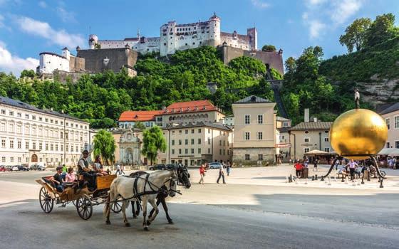 Do twierdzy Hohensalzburg, symbolu miasta Salzburga, można wygodnie dojechać najstarszą