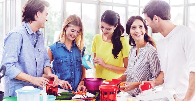 tupperware.pl ZAKOŃCZENIE PARTY PRZEPROWADZANIE PARTY. Przedstaw się i podziękuj Gospodyni za zaproszenie.