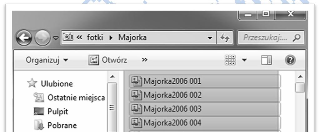 Kopiowanie przez przeciąganie Kopiowanie plików przez przeciąganie w ramach jednego dysku odbywa się w analogiczny sposób, tylko zamiast lewego klawisza myszy używamy prawego klawisza myszy.