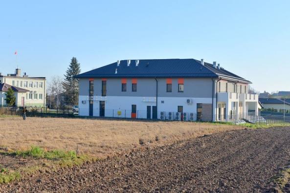 W dalszym ciągu w powiecie opatowskim stwierdza się niewystarczającą ilość ustępów publicznych, których brak w dostatecznej ilości można zauważyć szczególnie w sezonie turystycznym w miejscach