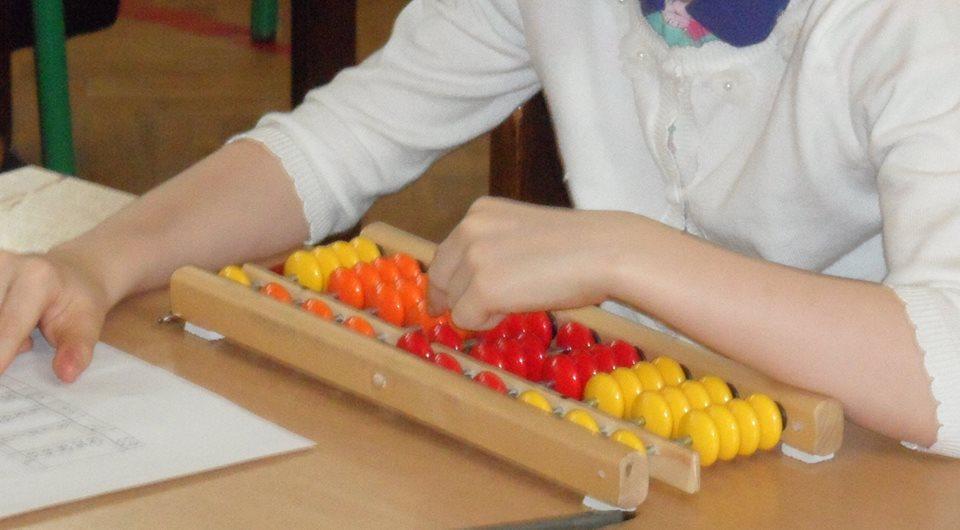 CO JEST KLUCZOWE W NAUCE TEGO PRZEDMIOTU? Systematyczność i wytrwałość: matematyki nie da się opanować ucząc się zrywami albo pod sprawdzian.