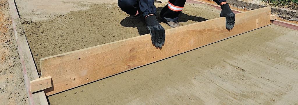 POSADZKI POSADZKI W grupie posadzek CEMEX znajdują się betony (B20 oraz szybkotwardniejący B30) podkłady podłogowe, posadzka wyrównująca oraz wylewka samopoziomująca.