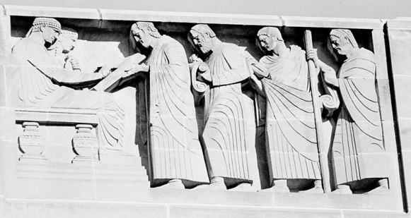 Justynian prawodawca w dekoracjach architektonicznych... 193 Lee Oscar Lawrie, The Codification of the Roman Law under Justinian. The Nebraska State Capitol, Lincoln, fot.