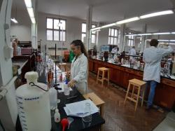 Chemia Spotkanie zorganizowane przez naukowców i studentów Wydziału Chemicznego PW (kierunki studiów); warsztaty dla uczniów Zajęcia