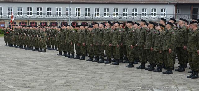 08.V.2014 II turnus rozpoczął szkolenie Ponad 1300 ochotników rozpoczęło czteromiesięczną służbę wojskową w ramach drugiego w tym roku turnusu służby przygotowawczej.