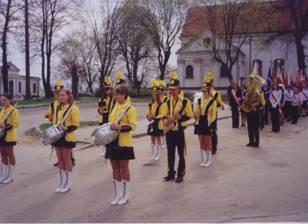 Po mszy, przy akompaniamencie orkiestry wszyscy udali się do Domu Kultury, aby uczestniczyć w uroczystej akademii