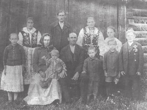 Józef Najduch O rodzinie Kurzejów z Łącka Łączek Przed II wojną światową sytuacja społeczno ekonomiczna przeważającej części ludności wiejskiej regionu Sądeckiego tak, jak i dawnej Galicji, była