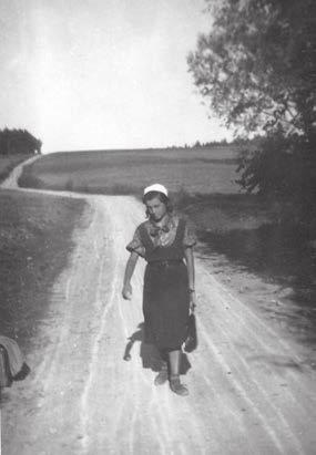 Myślałem o Dunajcowych nurtach o naszych chwilach jasnych, których obraz tyle razy odbijały one przed rokiem I znowu Dunajec w liście z 13. IX.