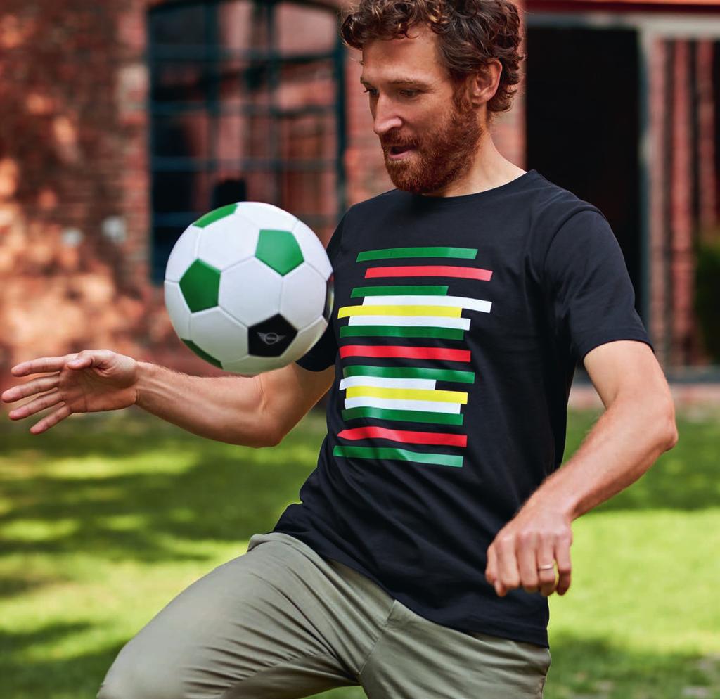 prawej: Football, Stripe T-Shirt Men s