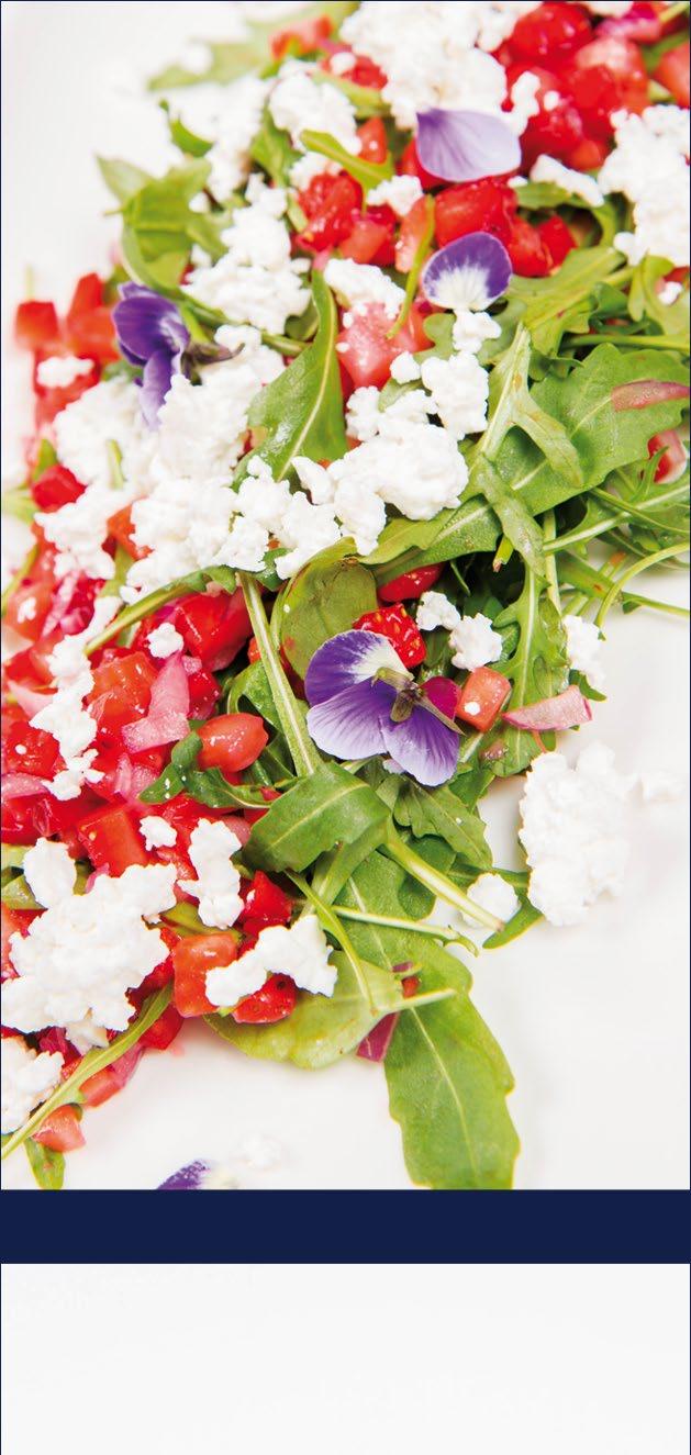 Sałatki Salads Wiosenna sałatka z rukolą, serem twarogowym 29 i truskawkami Vegetarian / Gluten free Spring arugula salad with cottage cheese and strawberries Bukiet