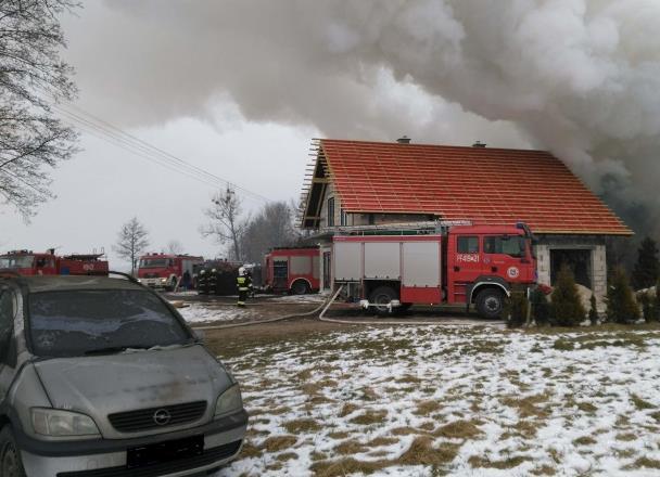 Z uwagi na intensywny rozwój zadysponowano dodatkowe siły i środki z Trzcianki, Sokołowa i Stajkowa. Całkowitemu spaleniu uległy budynki wraz z wyposażeniem technicznym.