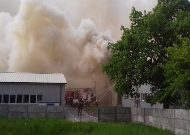 Pożar w hali produkcyjnej Firmy Northstar Poland w Trzciance.