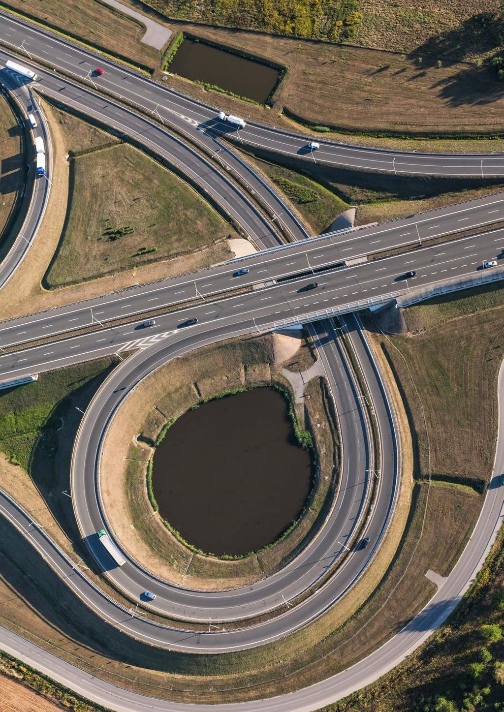 Polska Stan dróg ekspresowych i autostrad W 218 roku GDDKiA planuje zakończenie budowy łącznie ok. 45 kilometrów dróg krajowych i autostrad wobec 36 km oddanych do użytku w ubiegłym roku.