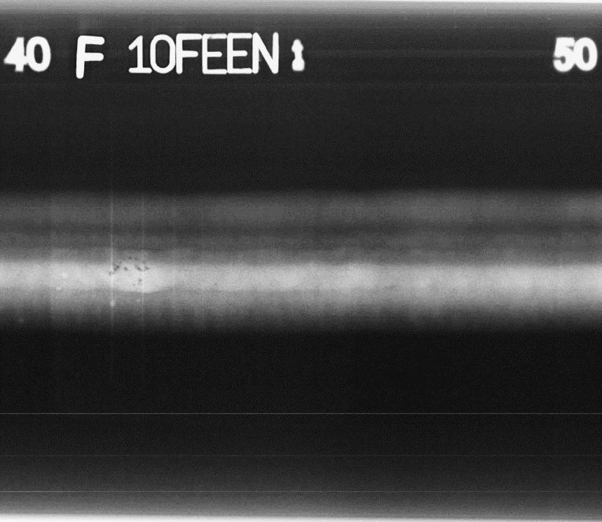 9 Digitalizowany radiogram analogowy spoiny W2 widoczne wskazanie pęcherzy gniazda i kanalikowych; Fig.