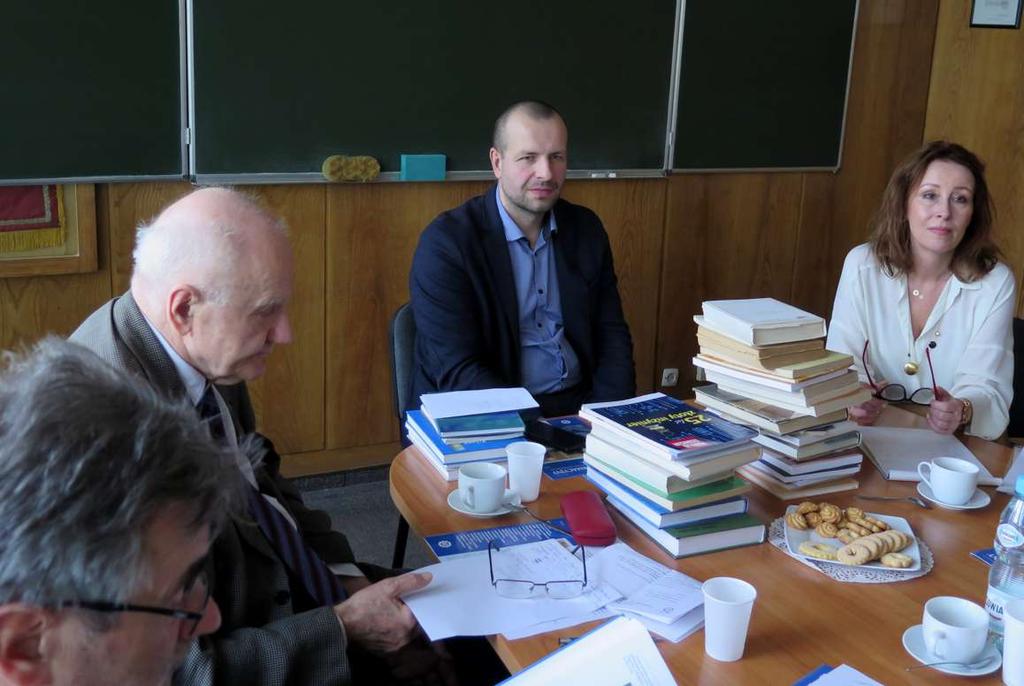 Będzie okazja, aby wszystkie kwestie, pytania i wątpliwości omówić z obecnym na spotkaniu prof. Januszem Kuttą, który na życzenie Rady podjął się obowiązków zredagowania książki.