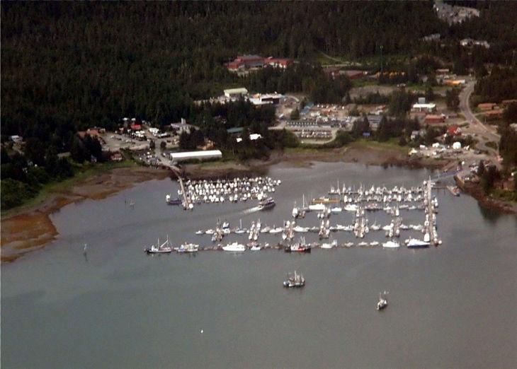 Pierwsza część rejsu zakończona. "Varsovia" została zacumowana w marinie w Auke Bay niedaleko lotniska w stolicy Alaski, Juneau i czekała na dalsze poznawanie Alaski i powrót do Vancouver.