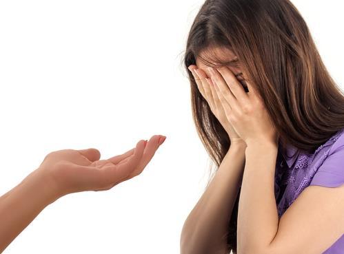 TRUDNA KLASA jak sobie poradzić kiedy inni "tracą głowę"? socjoterapia w pracy z dziećmi i młodzieżą. Czas trwania: 3 godz. dyd.
