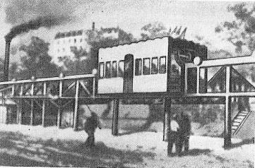 Historia kolei siodłowej 1820 rok pierwsza, znana historycznie kolej siodłowa zbudowana przez Elmanowa koło Moskowy. Posiadała drewniany tor, po którym poruszały się ciągnięte przez konie wózki.