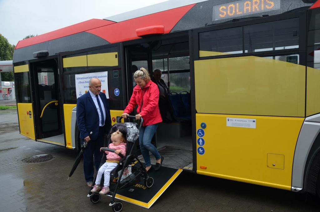 Publiczny transport zbiorowy. Gmina Bukowno wraz z trzema Gminami Olkusz, Bolesław i Klucze realizuje publiczny transport zbiorowy poprzez utworzony w 1998 r.