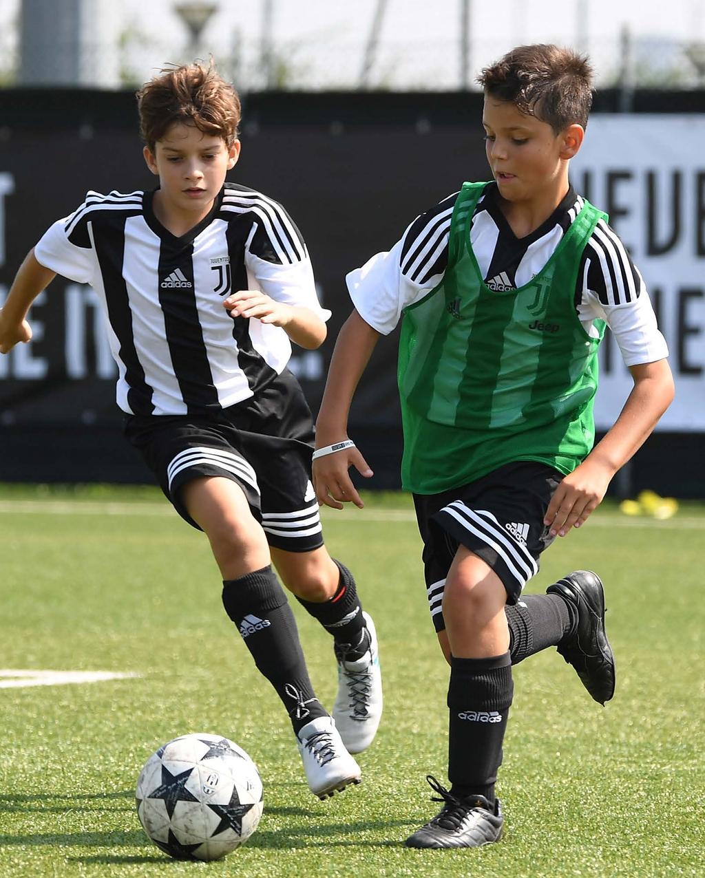 Harmonogram Niedziela, 2 czerwca Podczas trwania Juventus Academy Clinic uczestnicy zostaną podzieleni na 8 grup (max. 20 osób).