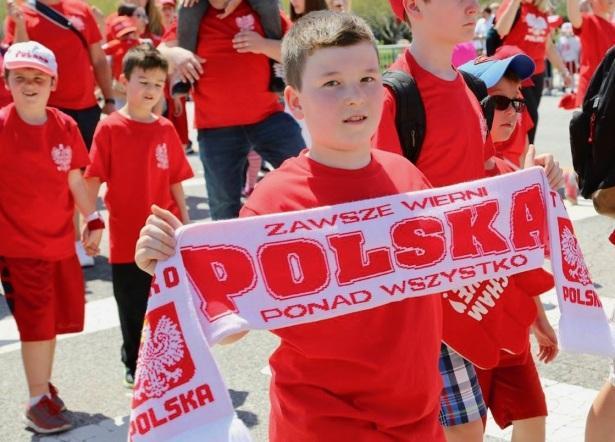 Jestem Polakiem i zawsze będę Polakiem, choć teraz mieszkam na ziemi amerykańskiej. Losy mojej rodziny przeplatały się przez 3 pokolenia między Polską a Stanami Zjednoczonymi.