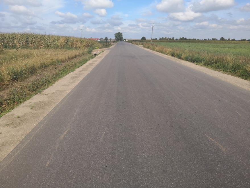 Całkowita wartość inwestycji drogi wyniosła 5 784 110,56 zł, w tym: - udział Gminy