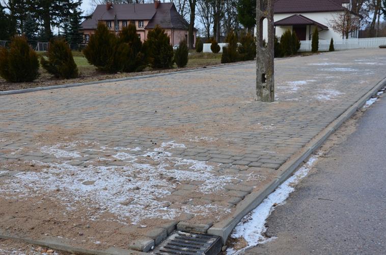 Okręg 11 Mień (41 674,27 zł): W ramach funduszu sołeckiego: ułożono parking oraz wjazd z kostki brukowej przed boiskiem szkolnym; zakupiono wał na potrzeby mieszkańców wsi; wykonano remont budynku po